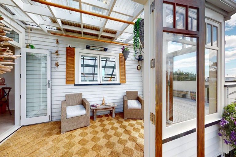 Photo of property in 112 Kahukura Avenue, Waitarere Beach, Levin, 5510