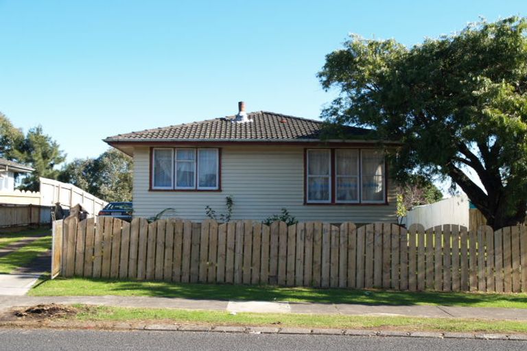 Photo of property in 90 Yates Road, Mangere East, Auckland, 2024