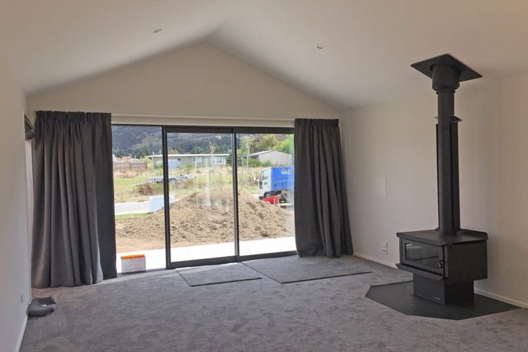 Photo of property in 4 Teal Place, Lake Hawea, Wanaka, 9382