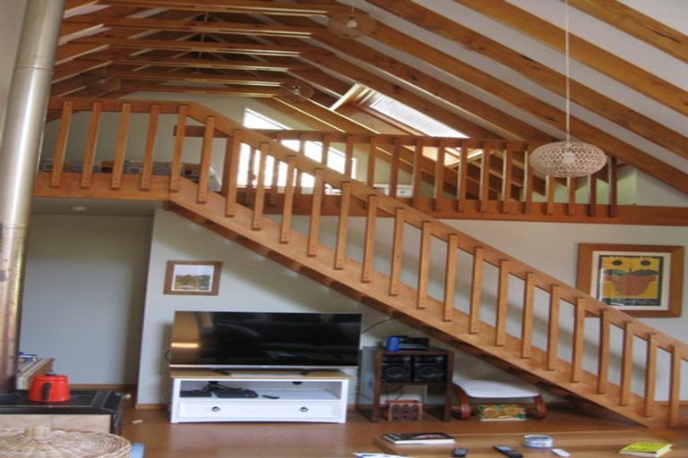 Photo of property in 14 Sandy Bay Road, Black Rock, Picton, 7282