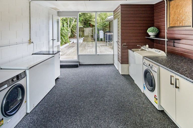 Photo of property in 5 Achilles Close, Tawa, Wellington, 5028