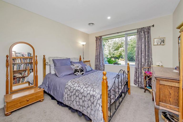 Photo of property in 17 Bridge Street, Southbridge, 7602