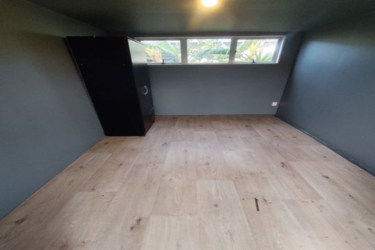 Photo of property in 8 Durham Street, Te Atatu Peninsula, Auckland, 0610