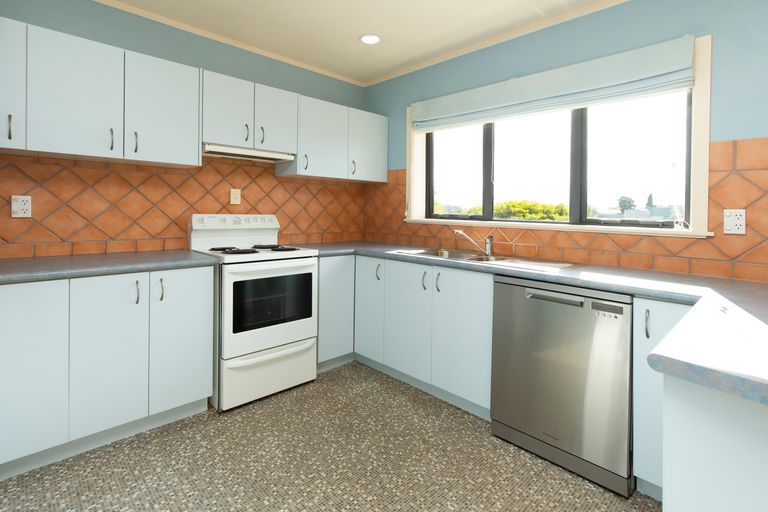 Photo of property in 6 Sundown Avenue, Manly, Whangaparaoa, 0930