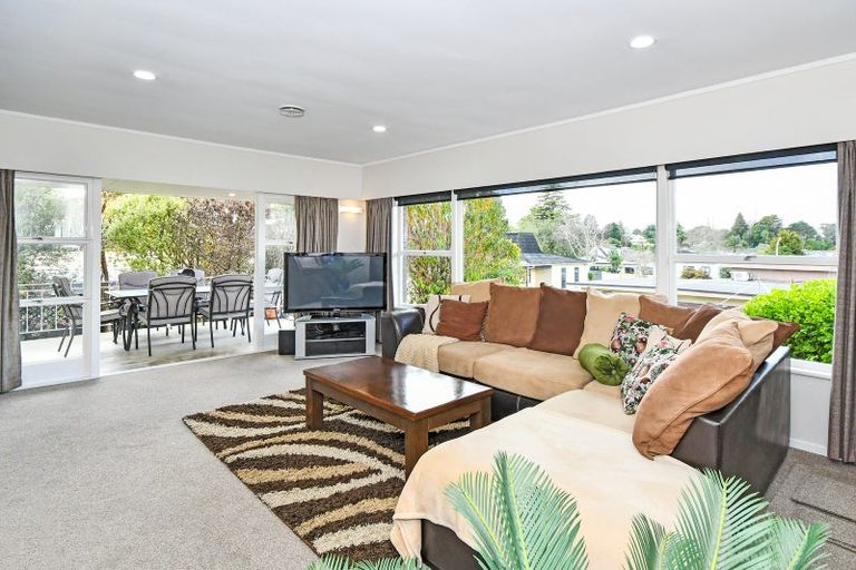 Photo of property in 10 Kavanagh Place, Opaheke, Papakura, 2113