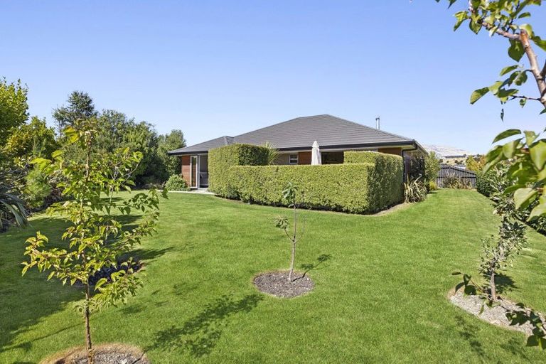 Photo of property in 33 Sherwin Avenue, Albert Town, Wanaka, 9305
