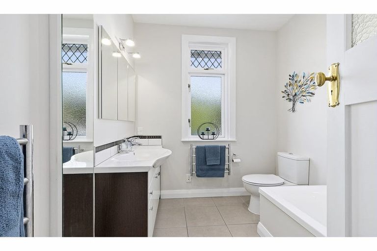 Photo of property in 20 Lucknow Terrace, Khandallah, Wellington, 6035