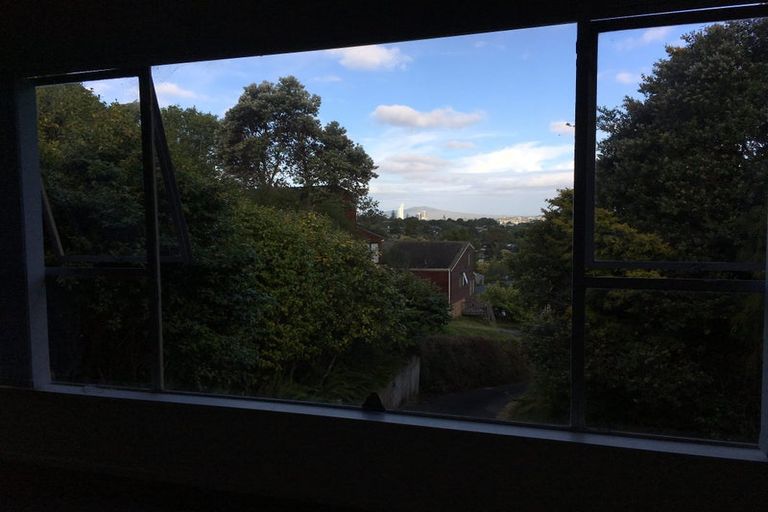 Photo of property in 96 Mountbatten Avenue, Hillcrest, Auckland, 0627