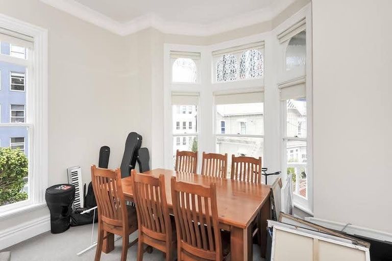 Photo of property in 23 Portland Crescent, Thorndon, Wellington, 6011