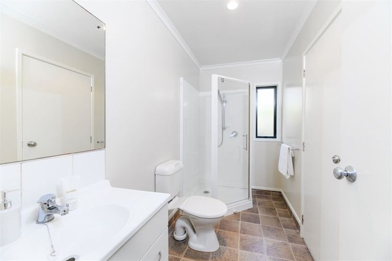 Photo of property in 57a Sabulite Road, Kelston, Auckland, 0602