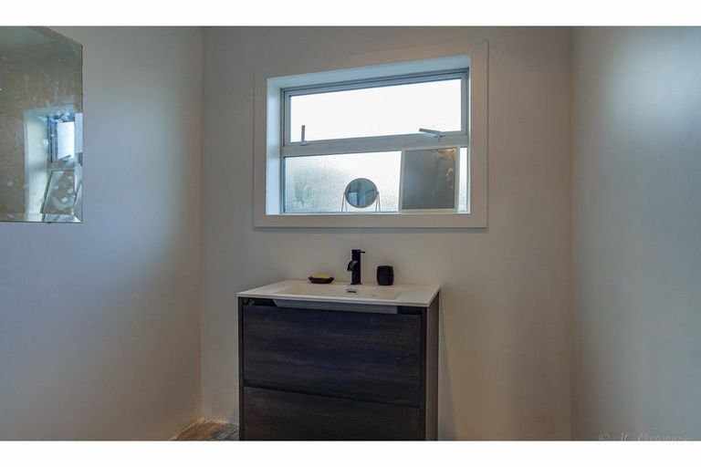 Photo of property in 16 Cambridge Street, Kensington, Timaru, 7910