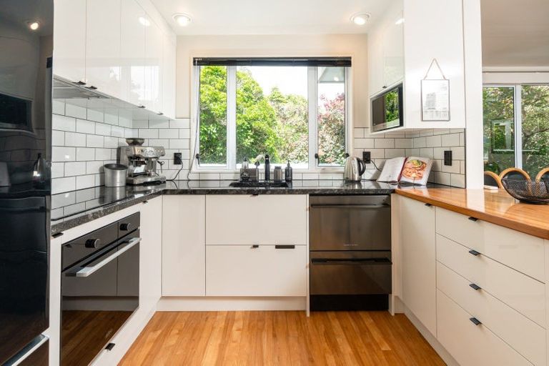 Photo of property in 4 Jacobsen Lane, Ngaio, Wellington, 6035