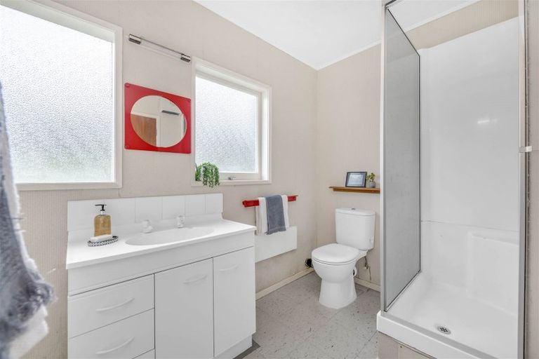 Photo of property in 34 Waller Avenue, Bucklands Beach, Auckland, 2012