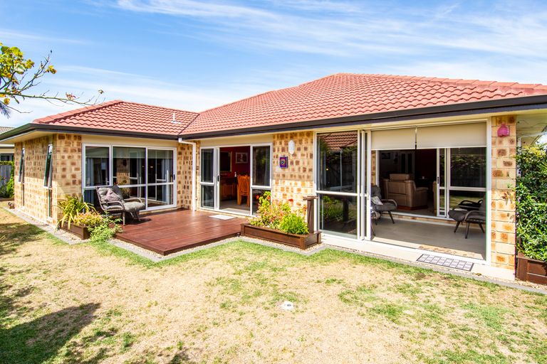 Photo of property in 6 Saratoga Court, Papamoa Beach, Papamoa, 3118