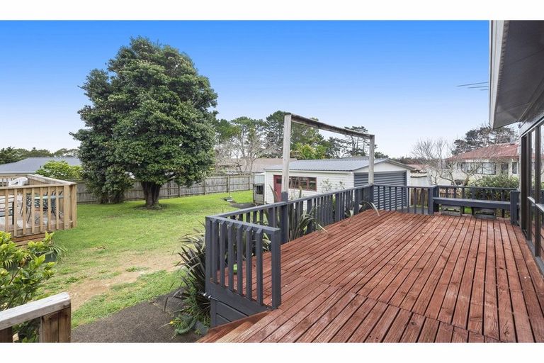Photo of property in 20 Harbour Crest Drive, Waiuku, 2123