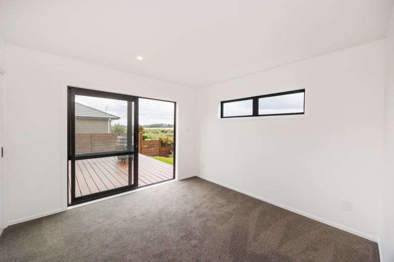 Photo of property in 26 Silicon Way, Fitzherbert, Palmerston North, 4410