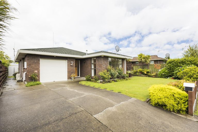Photo of property in 2 Huhana Court, Hokowhitu, Palmerston North, 4410