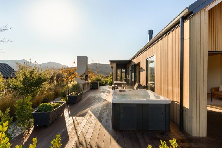 Photo of property in 9 Arran Lane, Jacks Point, Queenstown, 9371