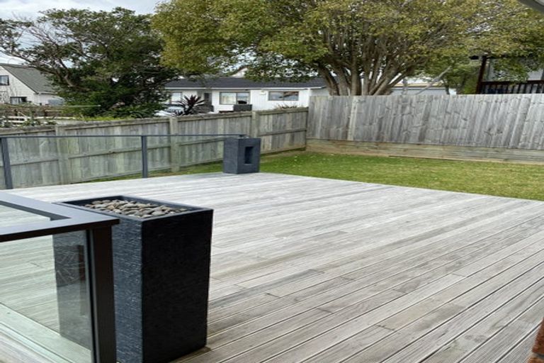 Photo of property in 2/97 Moore Street, Hillcrest, Auckland, 0627