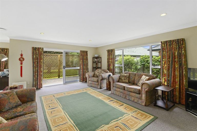 Photo of property in 35 Spackman Crescent, Paraparaumu, 5032