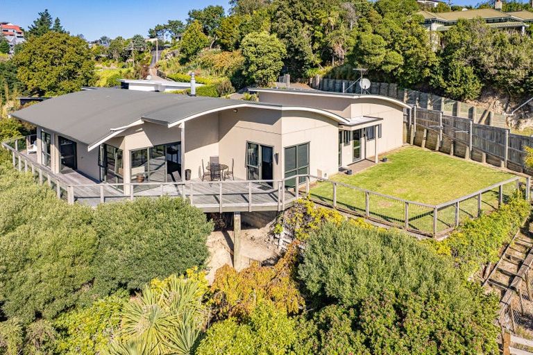 Photo of property in 1 Shakespeare Road, Bastia Hill, Whanganui, 4500