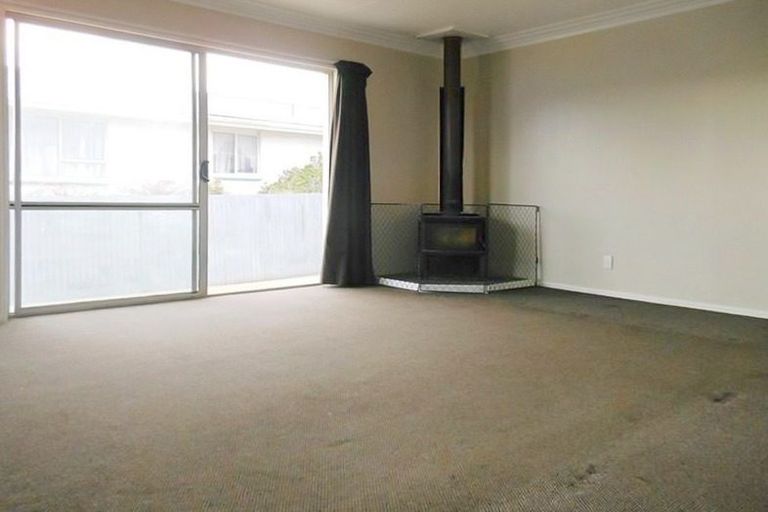 Photo of property in 2 Burns Street, Kew, Invercargill, 9812