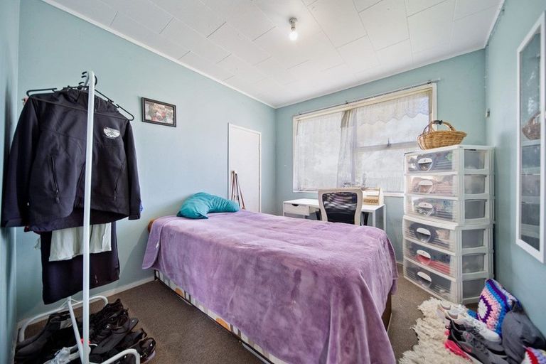 Photo of property in 15 Carbery Place, Manurewa, Auckland, 2102