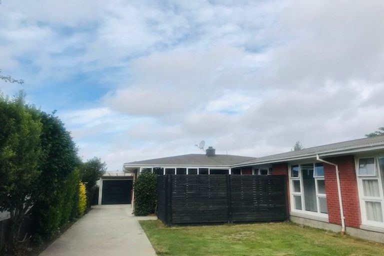 Photo of property in 268 Main North Road, Redwood, Christchurch, 8051