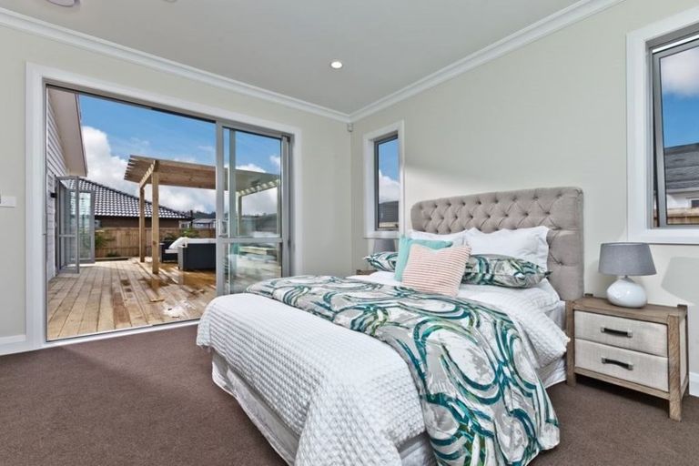 Photo of property in 17 Kuawa Drive, Kumeu, 0810