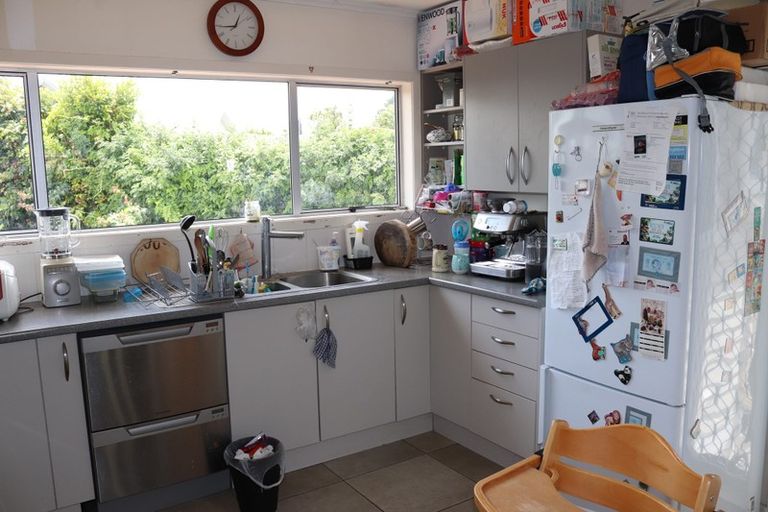 Photo of property in 1/44 College Road, Northcote, Auckland, 0627