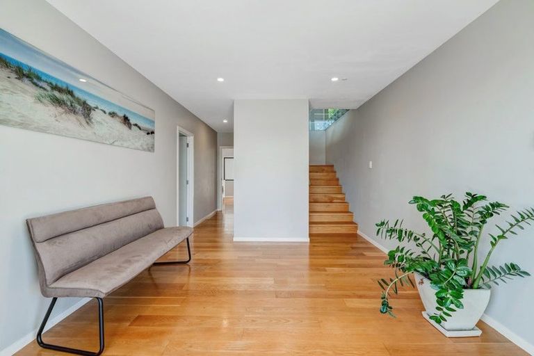 Photo of property in 5 Waititiro Rise, Stanmore Bay, Whangaparaoa, 0932