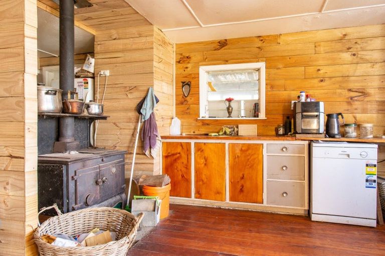 Photo of property in 141 Valley Road, Woodville, 4998