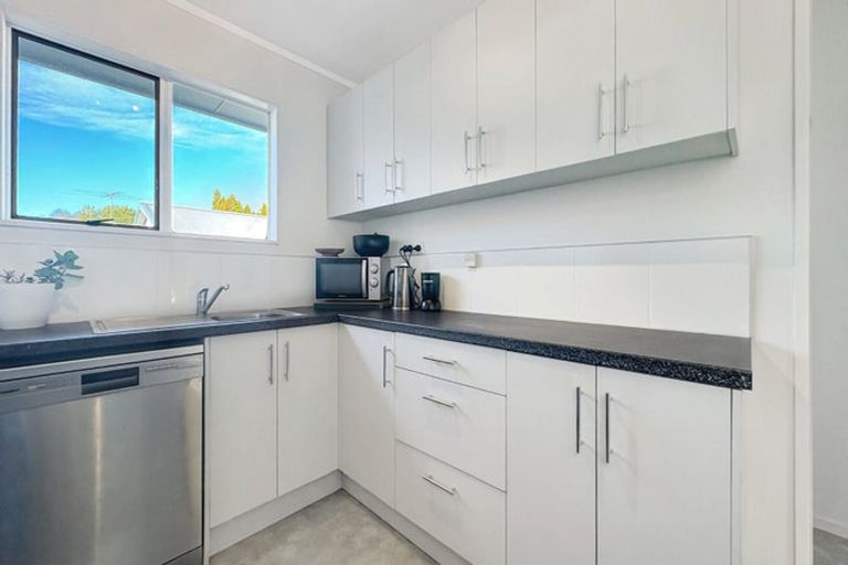 Photo of property in 69b Hartford Crescent, Totara Park, Upper Hutt, 5018