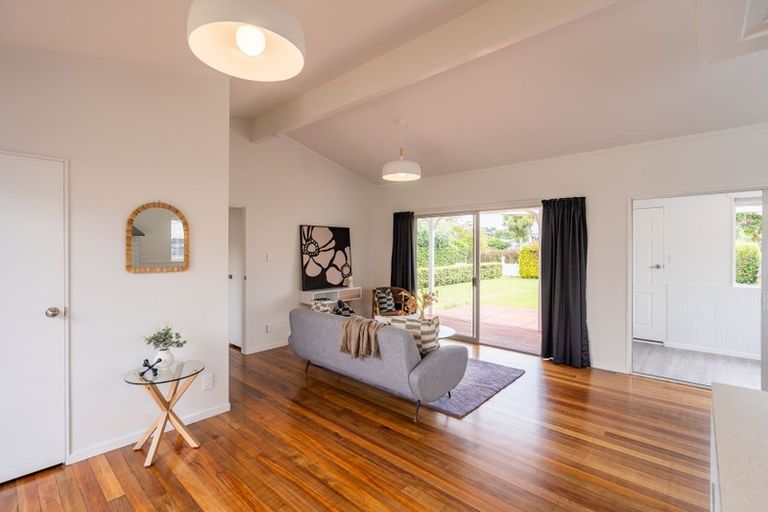 Photo of property in 23 Greenaway Road, Waikanae, 5036