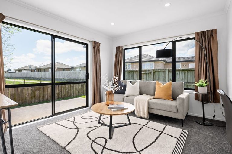 Photo of property in 23 Chadwick Place, Rototuna North, Hamilton, 3210