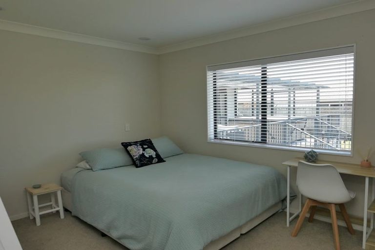 Photo of property in 5 Sovereign Way, Paraparaumu, 5032