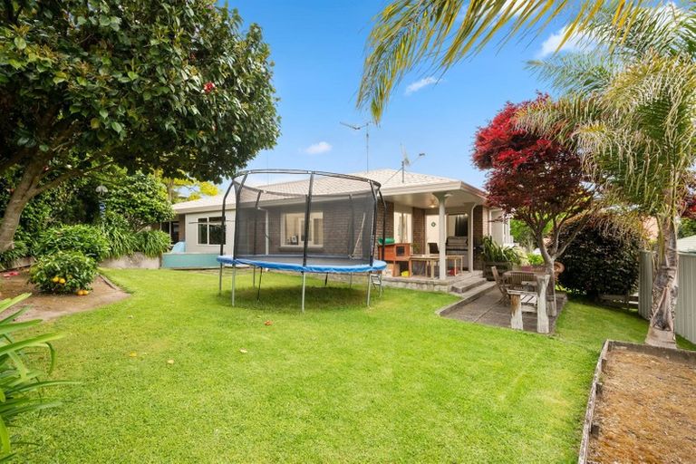 Photo of property in 10 Pampas Grove, Welcome Bay, Tauranga, 3112