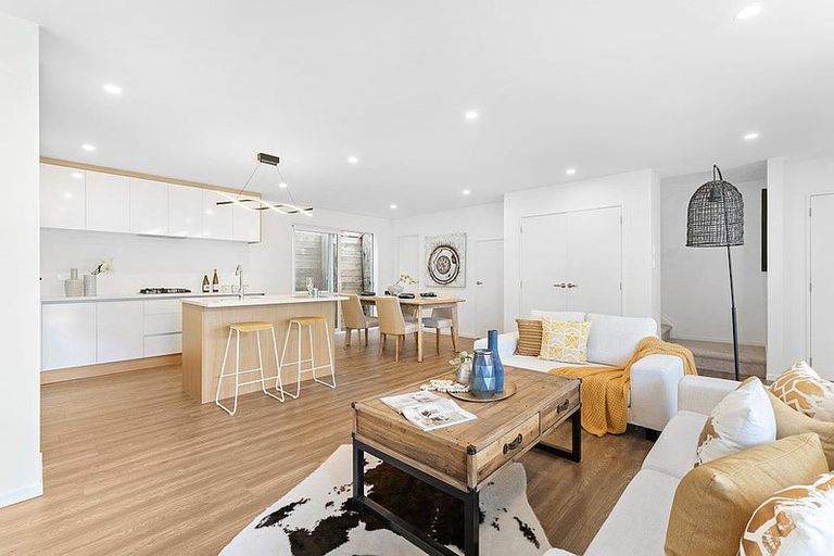 Photo of property in 8/4118a Great North Road, Glen Eden, Auckland, 0602