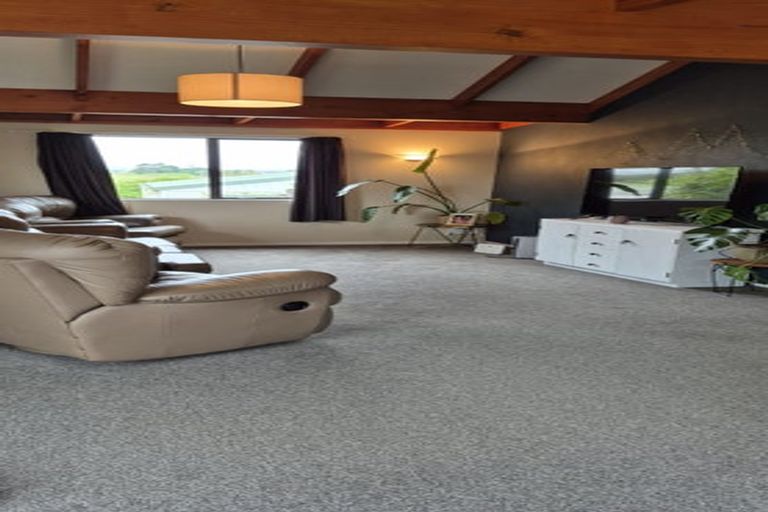 Photo of property in 9 Churchill Terrace, Waiuku, 2123