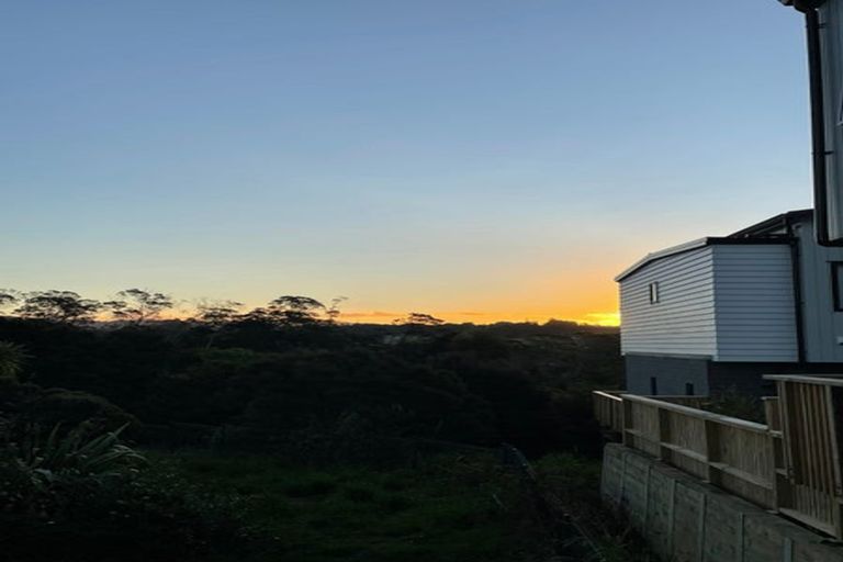 Photo of property in 132e Tiriwa Drive, Massey, Auckland, 0614