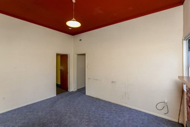 Photo of property in 32 Ngamotu Road, Moturoa, New Plymouth, 4310