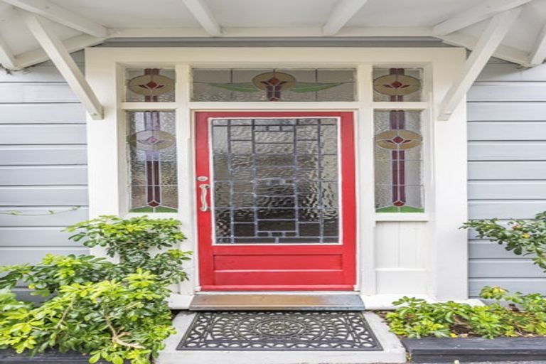 Photo of property in 26 Hawker Street, Mount Victoria, Wellington, 6011