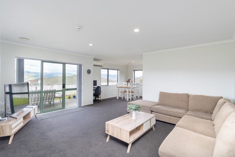 Photo of property in 56 Percy Kinsman Crescent, Riverstone Terraces, Upper Hutt, 5018