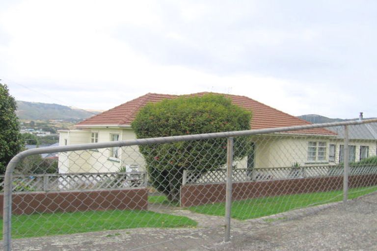 Photo of property in 23 Hampton Hill Road, Tawa, Wellington, 5028