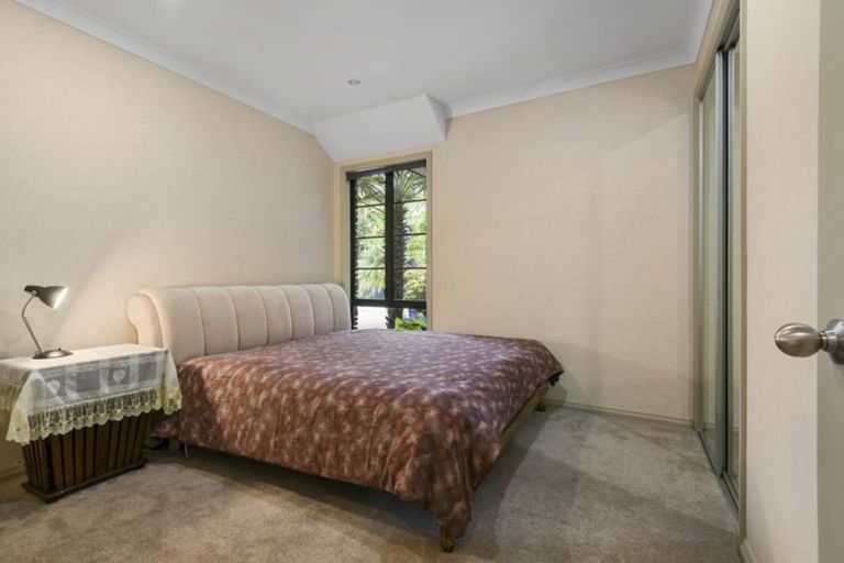 Photo of property in 70 Manor Park, Sunnyhills, Auckland, 2010