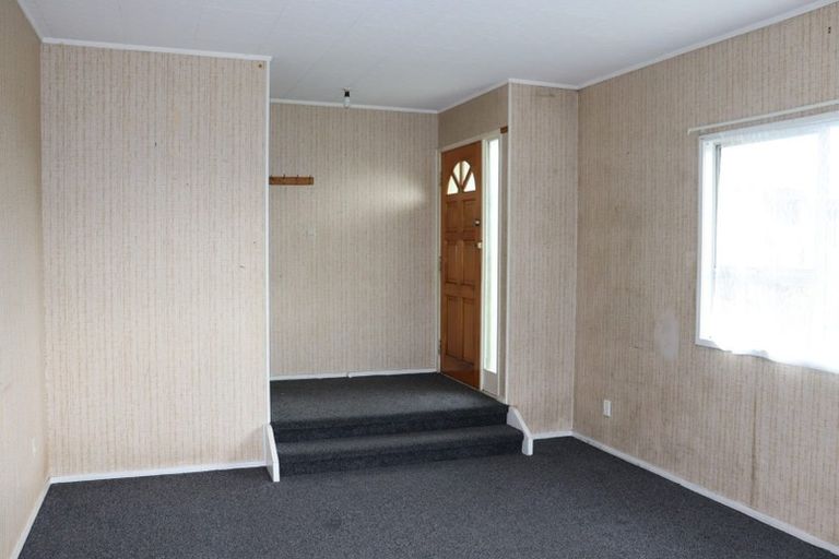 Photo of property in 15 Balwyn Place, Clendon Park, Auckland, 2103