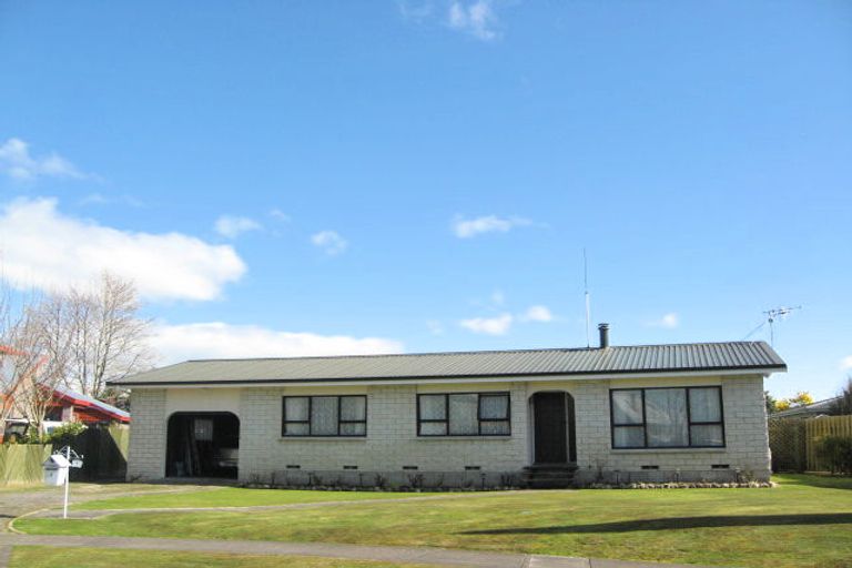 Photo of property in 6 Willow Grove, Waipukurau, 4200