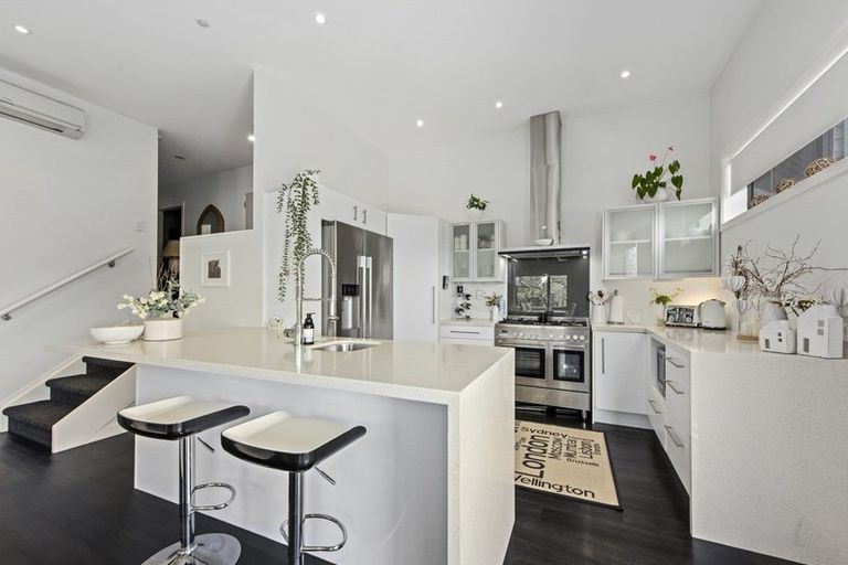 Photo of property in 19 Cosgrove Rise, Riverstone Terraces, Upper Hutt, 5018