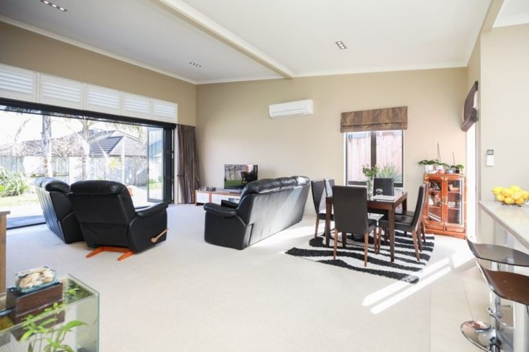 Photo of property in 13 Gibbston Close, Huntington, Hamilton, 3210