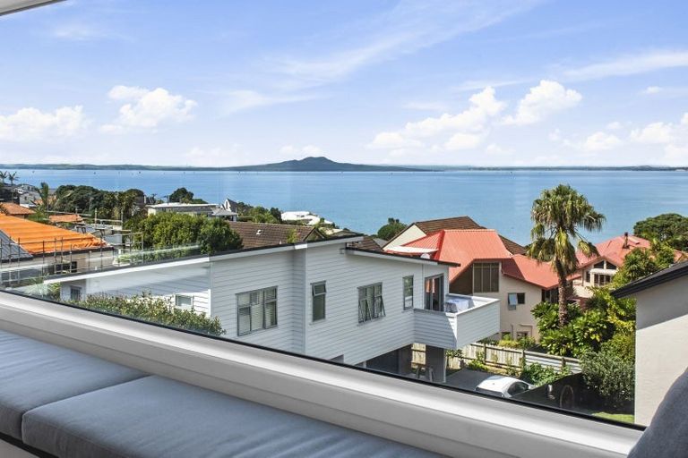 Photo of property in 2/11 Ridge Road, Waiake, Auckland, 0630